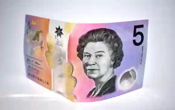 Australia reemplaza el billete de cinco dólares de la reina Isabel II 2023 Rey Carlos III