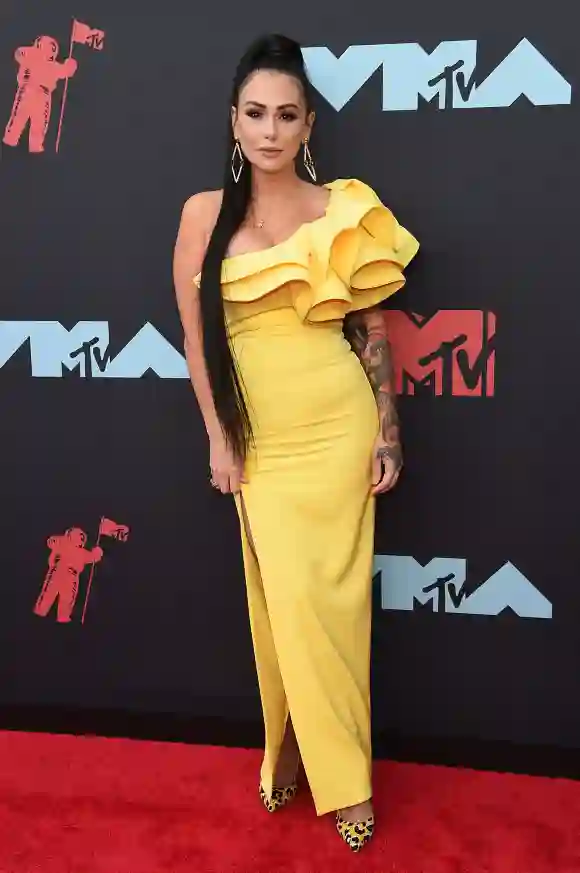 Jennifer Farley attending the 2019 MTV Video Music Awards
