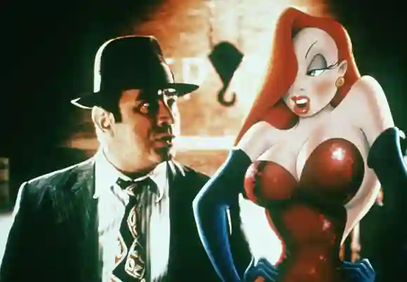 Bob Hoskins como "Eddie Viliant" con "Jessica Rabbit"