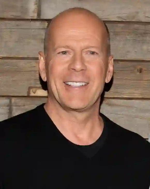 Bruce Willis célèbre la fête des pères avec ses 5 filles, sa femme Emma Heming et son ex Demi Moore