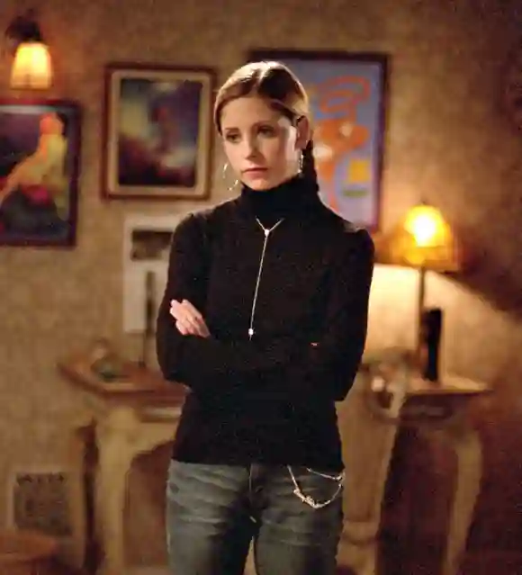 Film Stills from Buffy The Vampire Slayer Sarah Michelle Gellar 2001