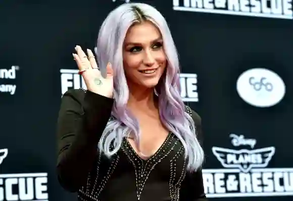 Celebrities Who Have Been Caught Shoplifting stars famous stealing arrested mugshots list items Kesha