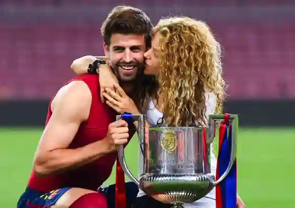 Celebs Married To Professional Soccer Players: Shakira