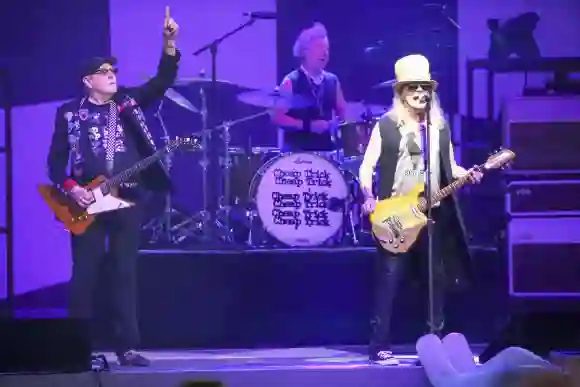 28 de junio de 2023, Clearewater, Florida, EE.UU.: Los miembros del Salón de la Fama del Rock and Roll, Cheap Trick, actúan el miércoles 28 de junio.