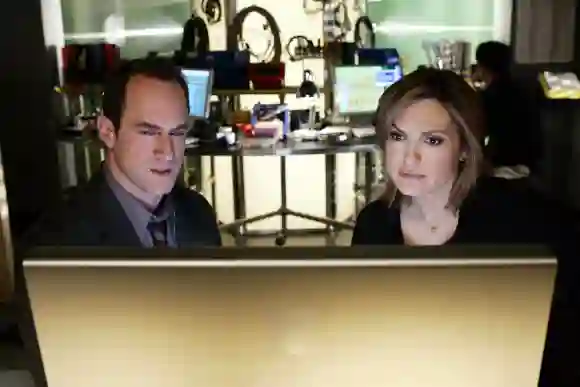 Christopher Meloni y Mariska Hargitay en una escena de la serie 'Ley y Orden: Unidad de víctimas especiales'