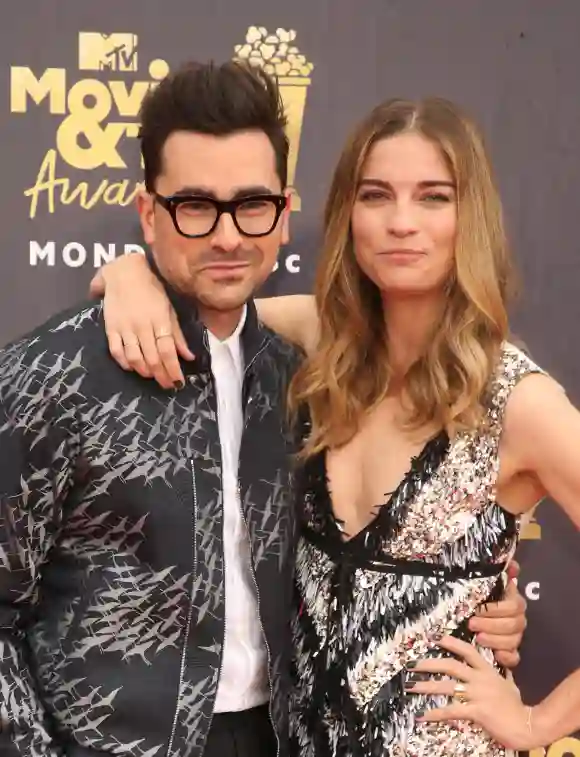 SANTA MONICA CA JUNE 16 Annie Murphy Dan Levy at the 2018 MTV Movie And TV Awards at The Barke