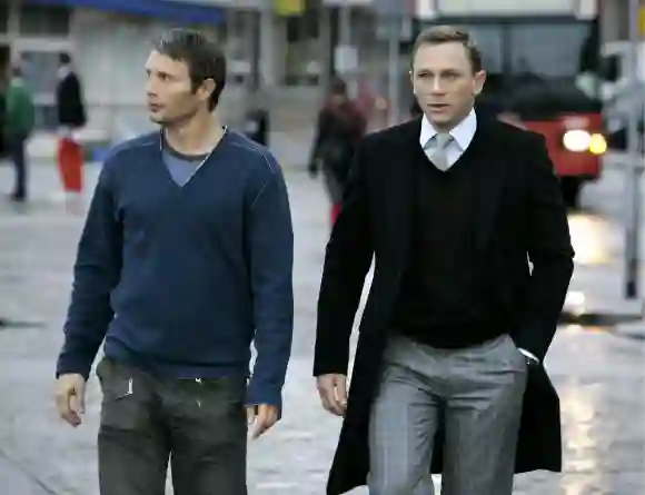 STOCKHOLM 20061031 Daniel Craig, nye James Bond pa sverigebesök tillsammans med Bondskurken Mads Mikkelsen STOCKHOLM Sve