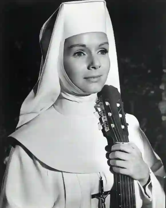 Debbie Reynolds 'The Singing Nun' 1966