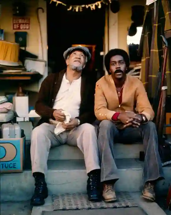 Redd Foxx &amp; Demond Wilson Personnages : Fred G. Sanford et Lamont Sanford Télévision : Sanford And Son (1974) 14 janvier 197