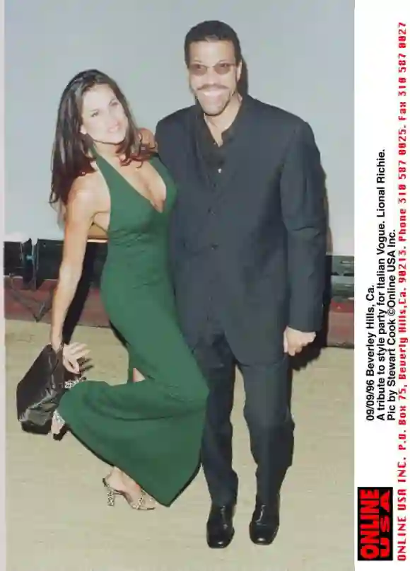 09/09/96 Beverley Hills, Ca. Soirée d'hommage au style pour le Vogue italien. Lional Richie y assiste avec