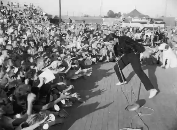 Elvis Presley Singer Music Paris Press Conference