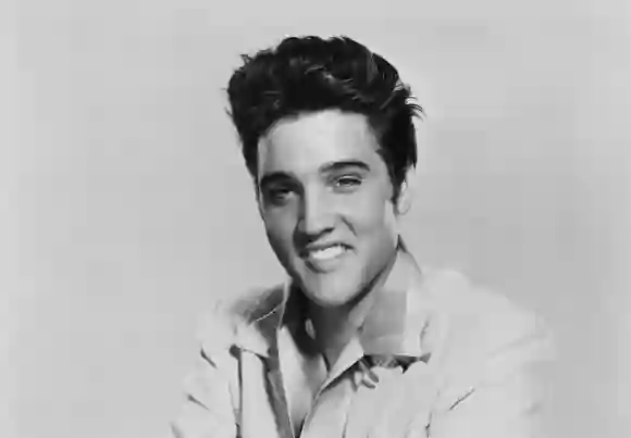 Elvis Presley Facts and Secrets About The "King" life death cause hair biography career hair dye black