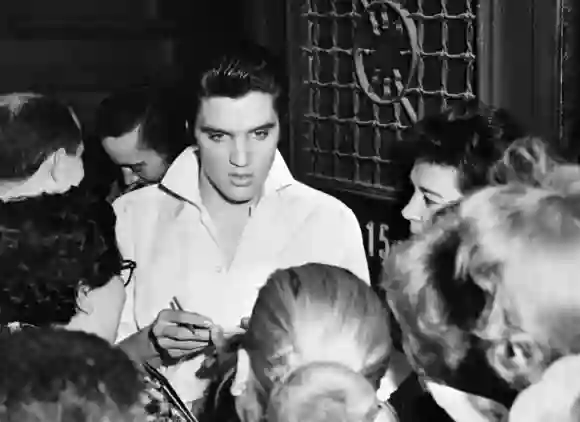 Conferencia de prensa de Elvis Presley Singer Music Paris