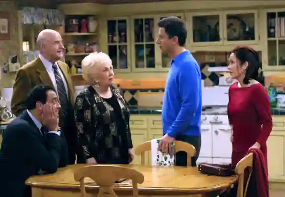 10 Facts About Everybody Loves Raymond trivia fun cast 2022