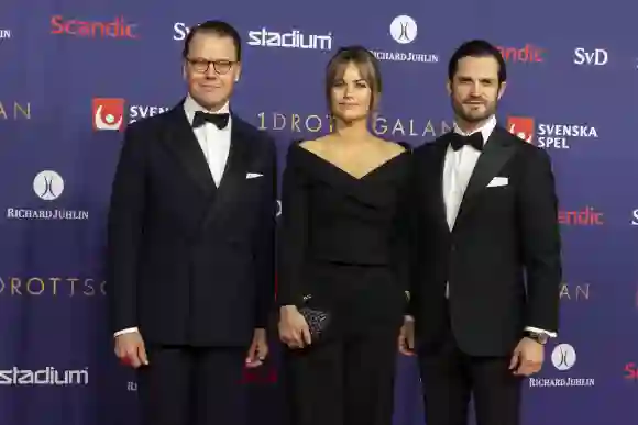 Enero 2023: El príncipe Daniel, el príncipe Carl Philip y su esposa Sofía asisten a la gala de deporte sueca Idrottsgalan, en Stockholm, Suecia.