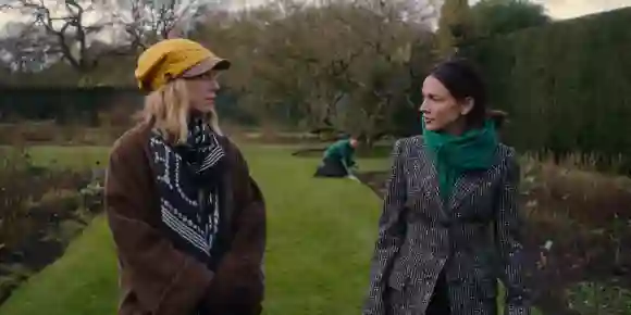 DATE D'ENREGISTREMENT NON MENTIONNÉE FOOL ME ONCE, de gauche à droite : Hattie Morahan, Michelle Keegan, (Saison 1, Épisode 102, diffusé le 1er janvier 2024)