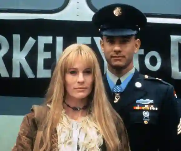 Forrest Gump Cast Then and Now aujourd'hui 2021 2022 film film où sont-ils acteurs stars actrice Tom Hanks Robin Wright