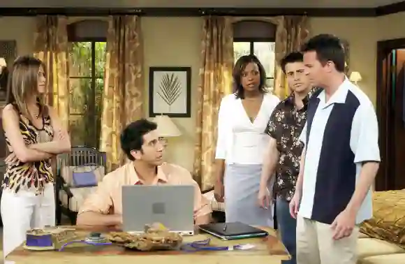 Aisha Taylor aparece como estrella invitada en la novena temporada de 'Friends'.