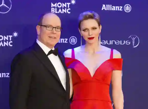 Prince Albert et Princesse Charlene Laureus World Sports Awards red carpet red dress beautiful