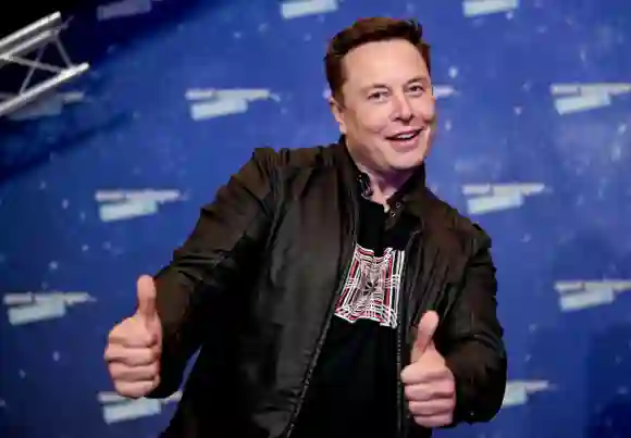 Elon Musk recibe el premio Axel Springer en Berlín