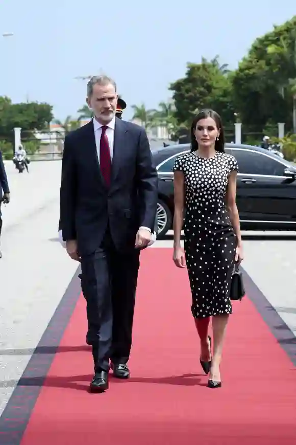 Honor Ceremony - Spanish Royals Visit Angola