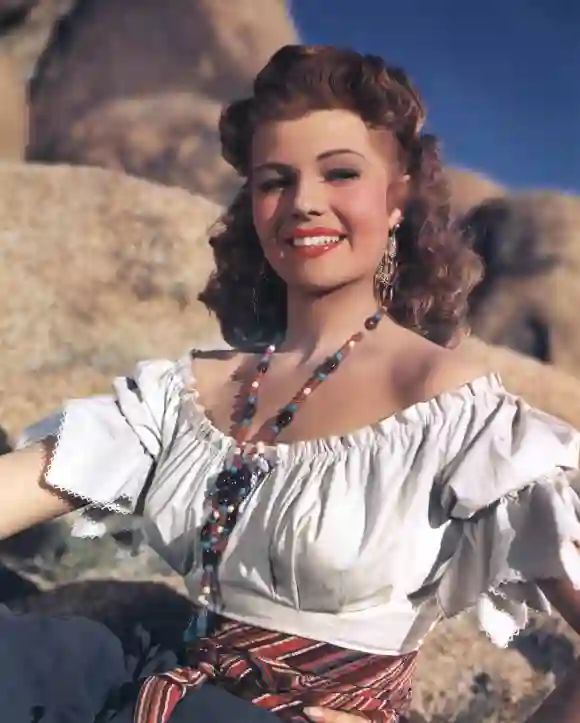 La star de Gilda, Rita Hayworth, était célèbre pour ses cheveux roux dans les années 1940.