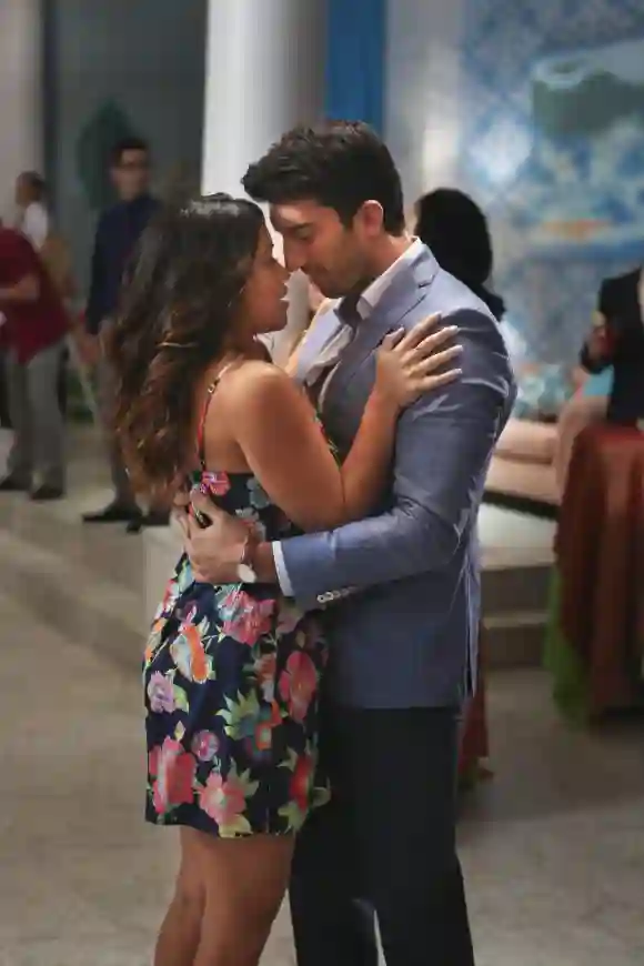 Justin Baldoni and Gina Rodriguez