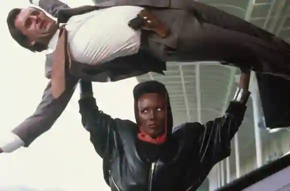 Grace Jones y Roger Moore