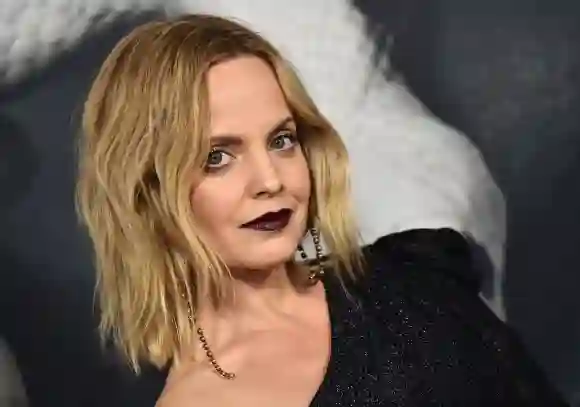 Great Movies From The '90s: Where Are The Stars Now? American Beauty actress Mena Suvari cast today 2021 actors TV shows films