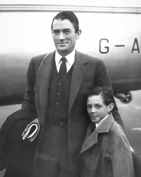 Dec 11 1953 London England U K Actor GREGORY PECK 1916 2003 was born in La Jolla Califor