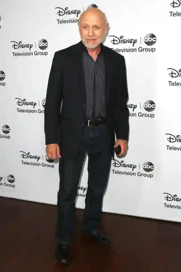 Héctor Elizondo interpretó a "Bernard Thompson" en 'Pretty Woman'.