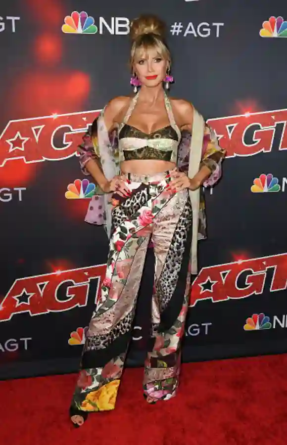 HOLLYWOOD, CALIFORNIE - 17 AOÛT : Heidi Klum assiste à la saison 16 de "America's Got Talent" au Dolby Theatre le 17 août 2021 à Hollywood, Californie. (Photo par Jon Kopaloff/Getty Images,)