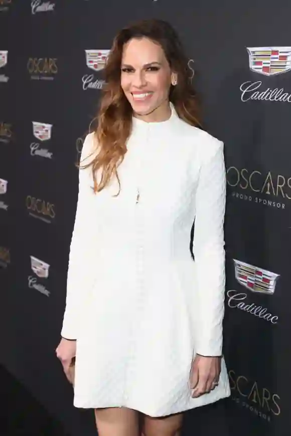 Hilary Swank assiste à la célébration de la semaine des Oscars de Cadillac.