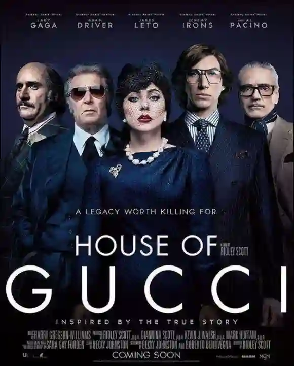 Cerro Maggiore, Italia Pina Auriemma asistió y comentó en negativo la proyección de la película House of Gucci organize