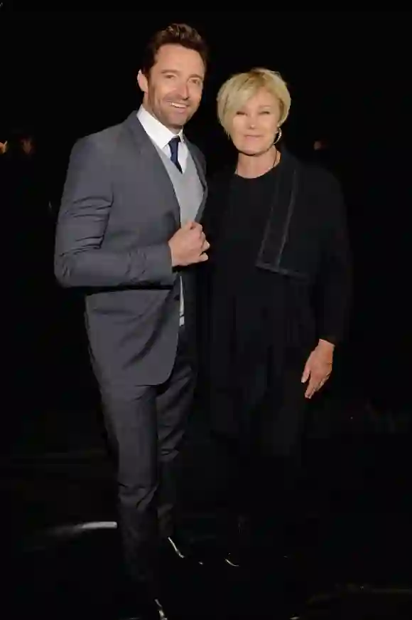 Hugh Jackman et sa femme Deborra-Lee Furness 2020 anniversaire à un défilé de mode Donna Karan en 2014.