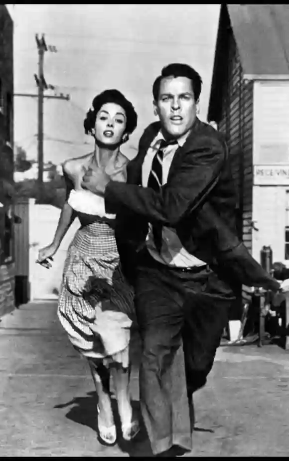 La invasión de los ladrones de cuerpos (1956) director Don Siegel película de terror
