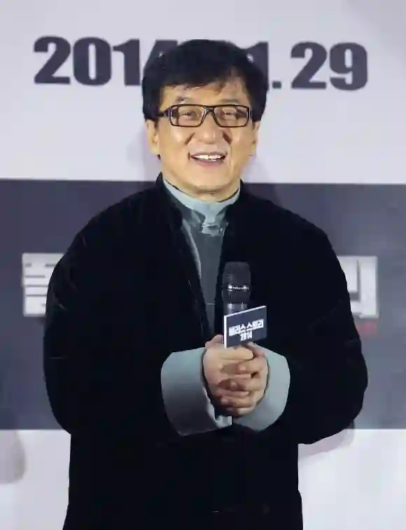 Jackie Chan: Eso es lo que la estrella de acción está haciendo hoy.