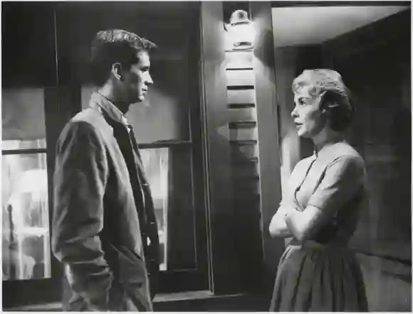 11 de abril de 2017 Anthony Perkins Janet Leigh en el set de rodaje de la película Psicosis 1960 PUBLICACIÓNxINxGERxS