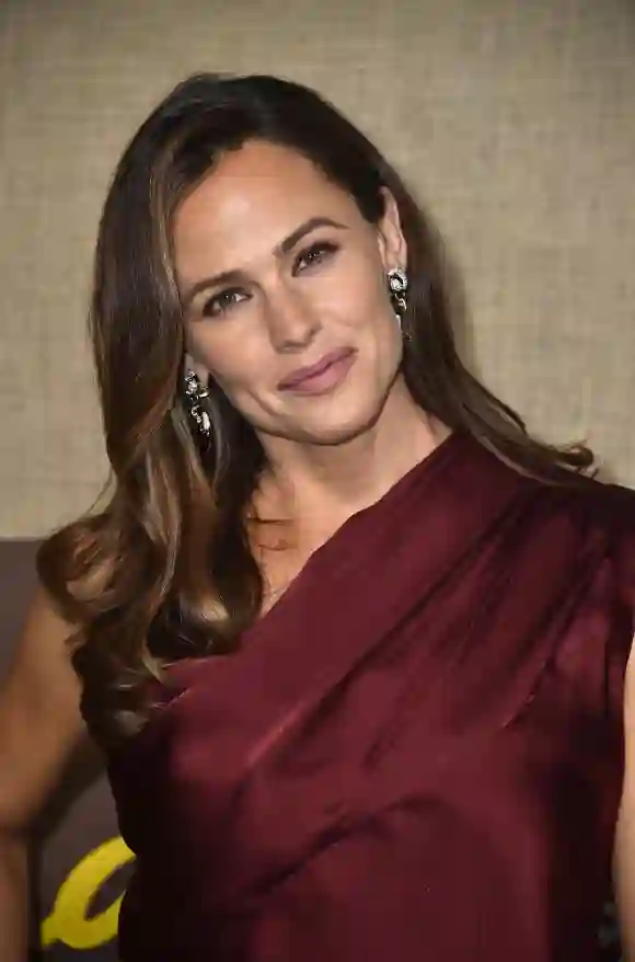 Jennifer Garner assiste à la première de la série HBO "Camping" à Los Angeles