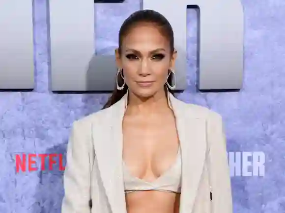 Jennifer Lopez Première Netflix mai 2023 tapis rouge