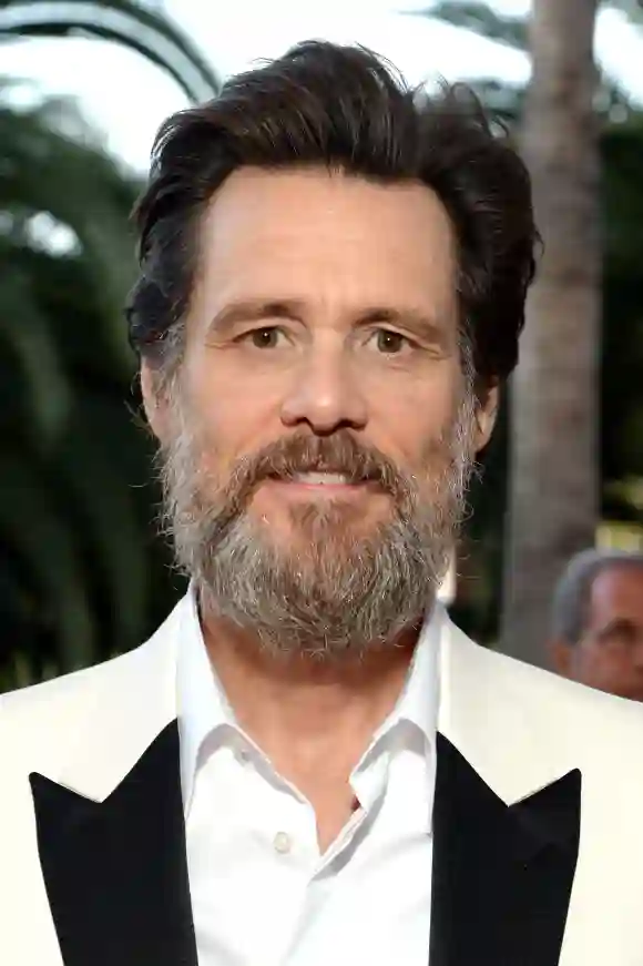 Jim Carrey now has a beard.