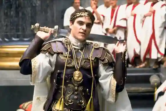 Joaquin Phoenix como "Commadus" en Gladiator, director Ridley Scott, 2000.