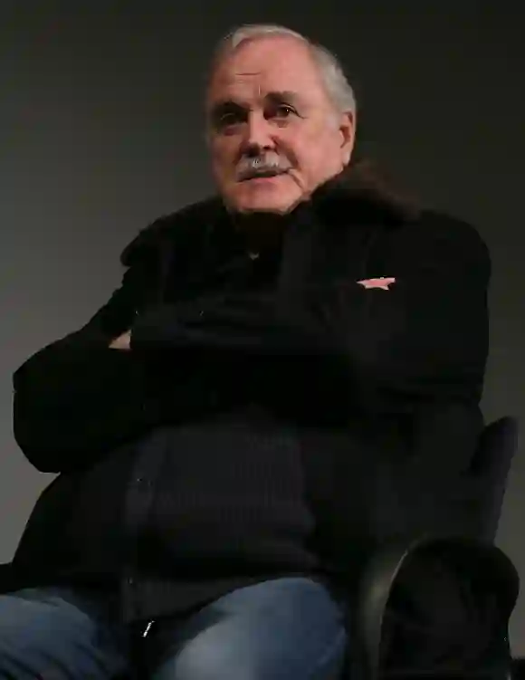 John Cleese parle de la culture de l'annulation et déclare qu'elle "ne comprend pas le but de la vie, qui est de s'amuser".