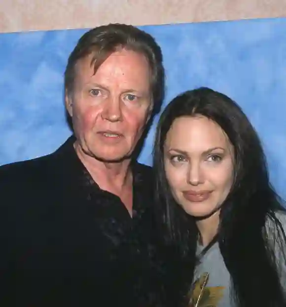 Jon Voight & Angelina Jolie: Relationship Pictures (2001) Tomb Raider interview father daughter now today age 2020 2021