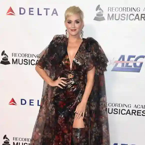 Katy Perry asiste al MusiCares Person of the Year y homenajea a Dolly Parton en el Centro de Convenciones de Los Ángeles