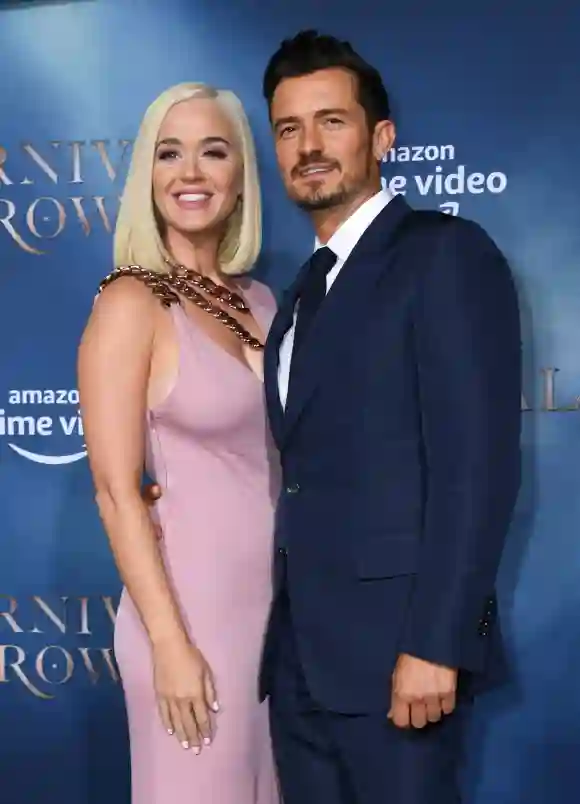 Orlando Bloom y Katy Perry llegan para el estreno en Los Ángeles de la serie original de Amazon "Carnival Row".