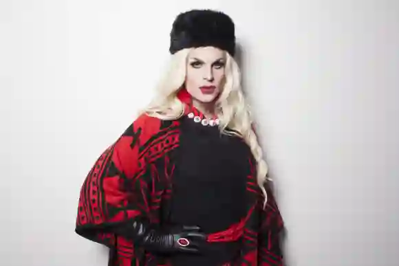 Katya es una drag queen de éxito con un apellido impronunciable: Zamolodchikova