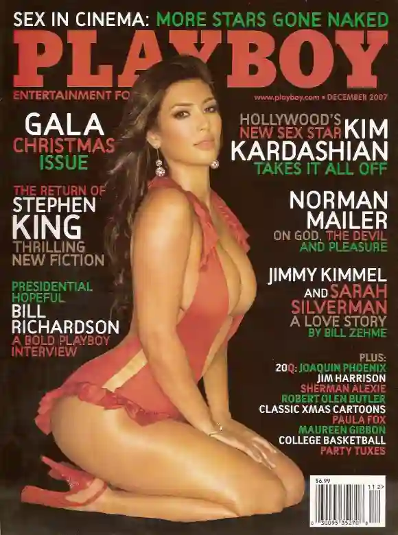 Kardashian aparece en la portada de diciembre de 2007 de la revista Playboy.