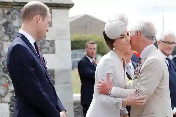 219736 Papixs Starface 2017 07 31 Ypres Belgique Kate et william visitent le Cimetiere Bedford Hou