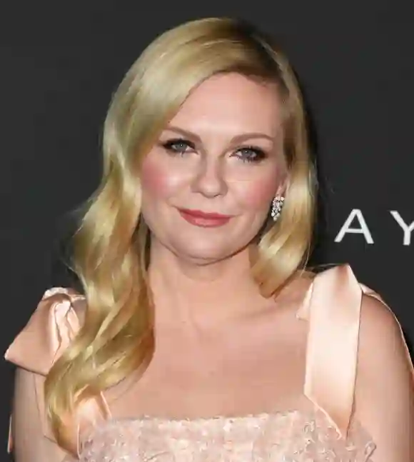 Kirsten Dunst revela que está confundida por haber sido incluida en el cartel de la campaña de Kanye West